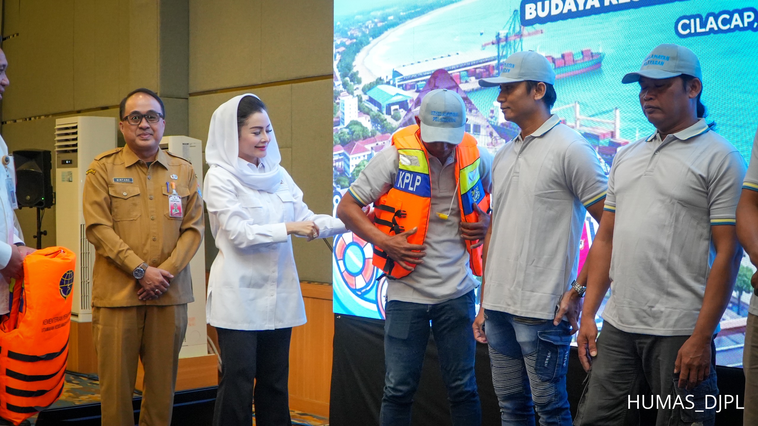 KOMITMEN BANGUN BUDAYA KESELAMATAN, KEMENHUB GENCARKAN KAMPANYE KESELAMATAN PELAYARAN DI CILACAP